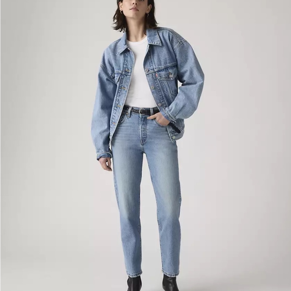 501 Crop Levi's Light Blue Straight Leg Jeans Size 25 x 26 Weather Now